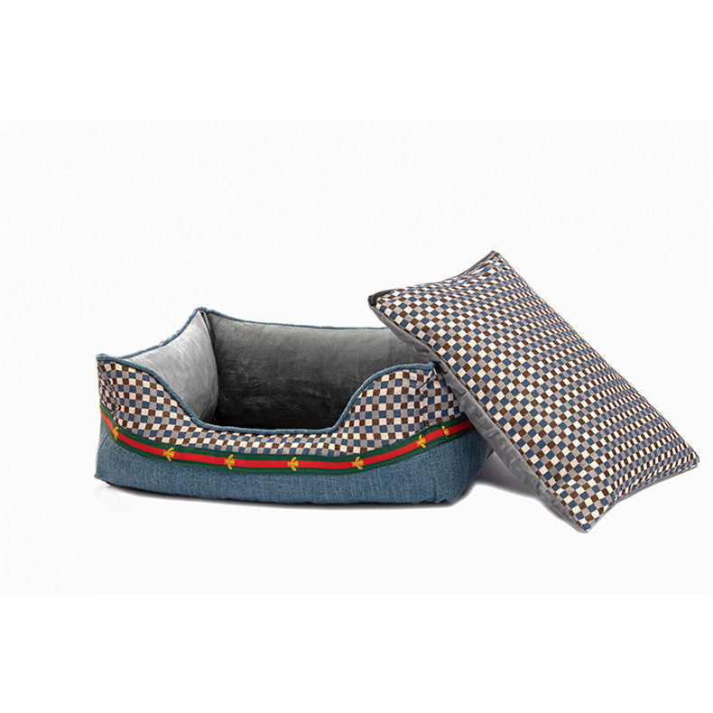 Dog / Cat bed with removable cover in dark blue / Mint Green